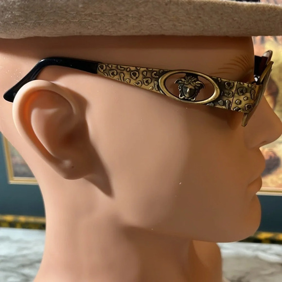 VERSACE VINTAGE UNISEX SUNGLASSES WITH CASE - Picture 8 of 17